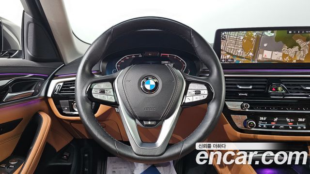BMW 5-Series 520i Luxury