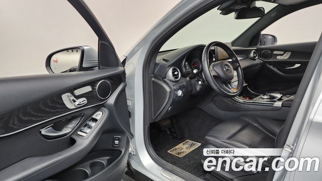 Mercedes-Benz GLC-Class GCL300 4MATIC Coupe