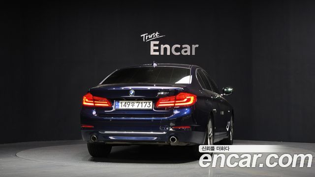 BMW 5-Series 520i Luxury
