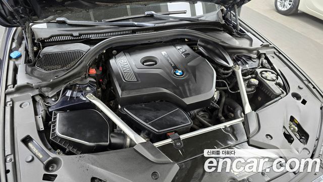 BMW 5-Series 520i Luxury