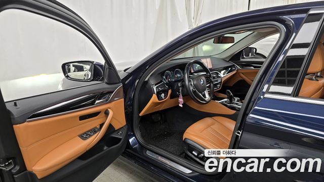 BMW 5-Series 520i Luxury