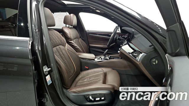 BMW 5-Series 530i xDrive M Sport Package Plus