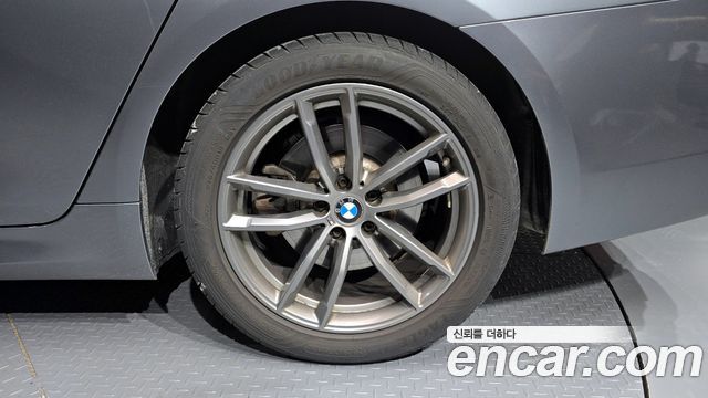 BMW 5-Series 520d xDrive M Sport Package Plus