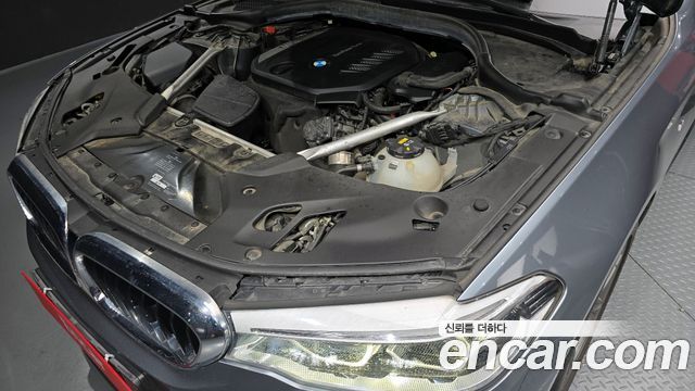 BMW 5-Series 520d xDrive M Sport Package Plus
