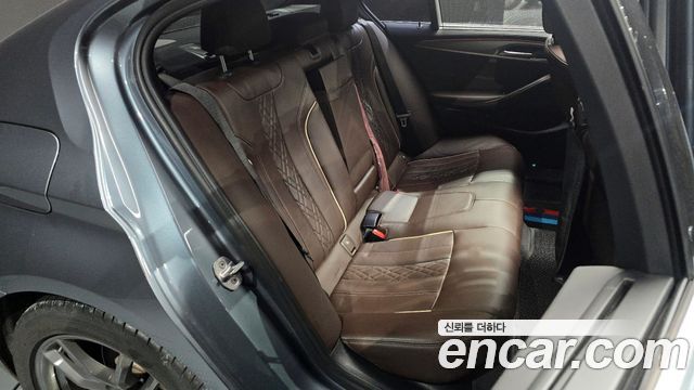 BMW 5-Series 520d xDrive M Sport Package Plus
