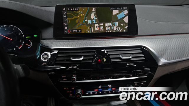 BMW 5-Series 520d xDrive M Sport Package Plus