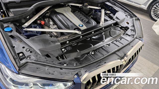 BMW X5 M50d First Edition