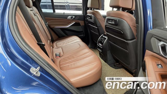 BMW X5 M50d First Edition