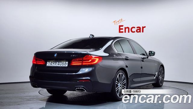 BMW 5-Series 530i M Sport Package Plus