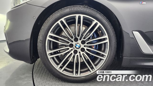 BMW 5-Series 530i M Sport Package Plus