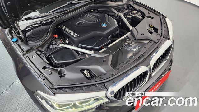 BMW 5-Series 530i M Sport Package Plus
