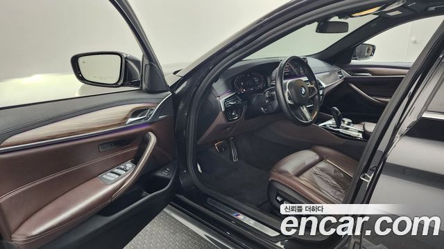 BMW 5-Series 530i M Sport Package Plus