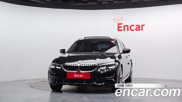 BMW 3-Series 320i Touring Luxury
