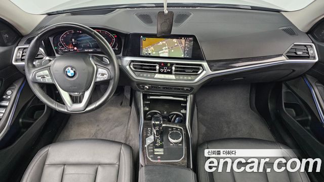 BMW 3-Series 320i Touring Luxury