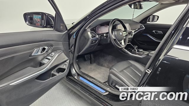 BMW 3-Series 320i Touring Luxury