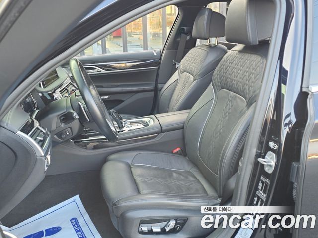 BMW 7-Series 740Li xDrive M Sport Package