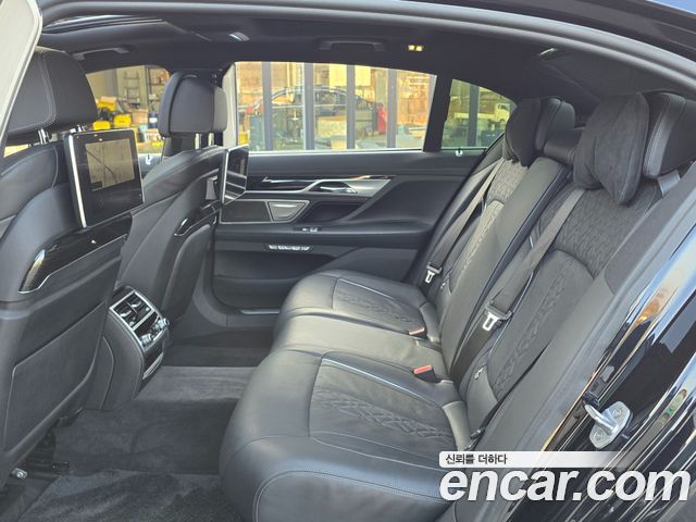 BMW 7-Series 740Li xDrive M Sport Package