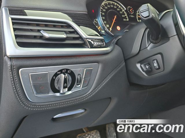 BMW 7-Series 740Li xDrive M Sport Package