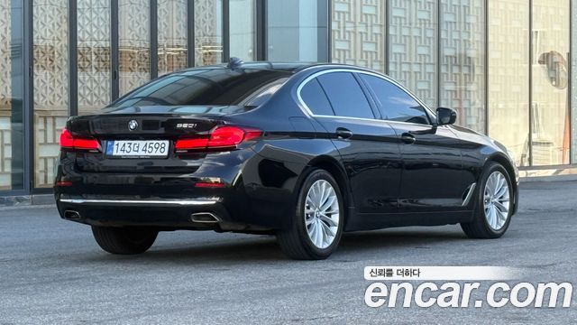 BMW 5-Series 520i Luxury