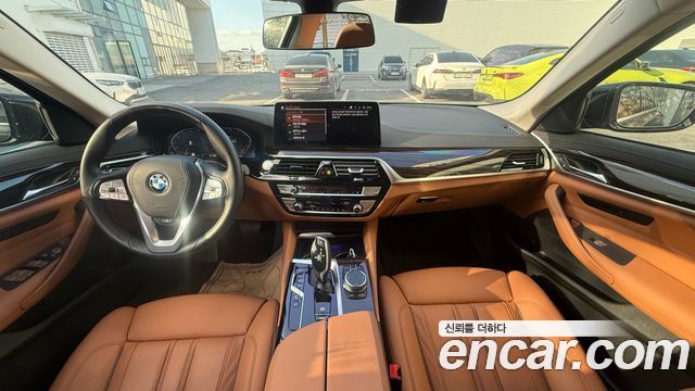 BMW 5-Series 520i Luxury