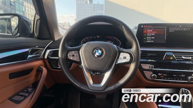 BMW 5-Series 520i Luxury