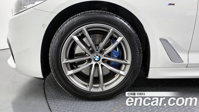 BMW 5-Series 530i xDrive M Sport Package