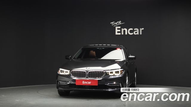 BMW 5-Series 520i Luxury