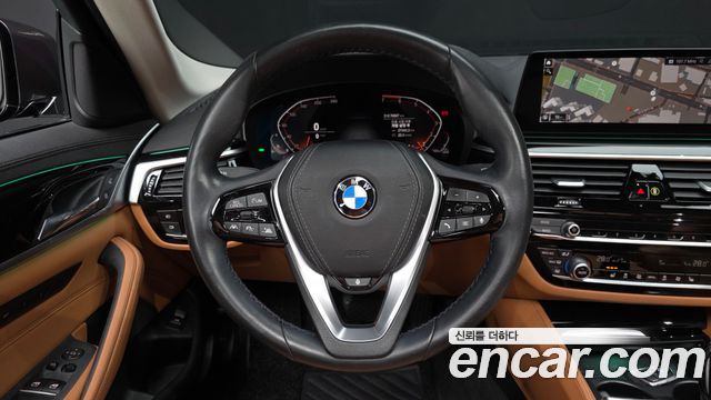 BMW 5-Series 520i Luxury