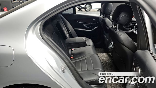 Mercedes-Benz C-Class C200 AMG Line