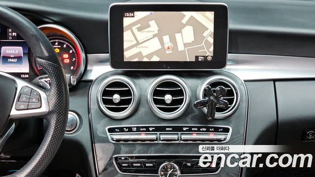 Mercedes-Benz C-Class C200 AMG Line
