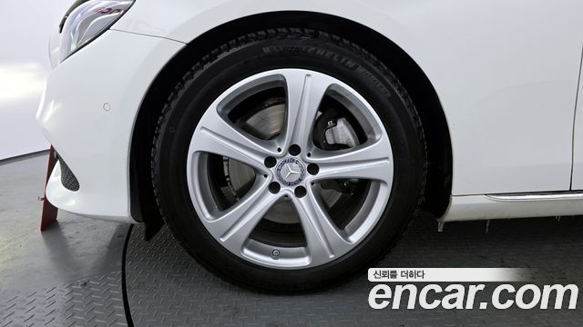 Mercedes-Benz E-Class E220d Avantgarde
