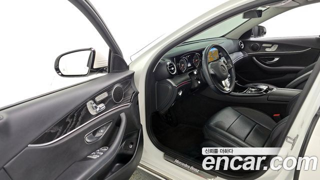 Mercedes-Benz E-Class E220d Avantgarde
