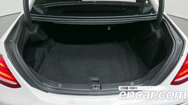 Mercedes-Benz E-Class E220d Avantgarde