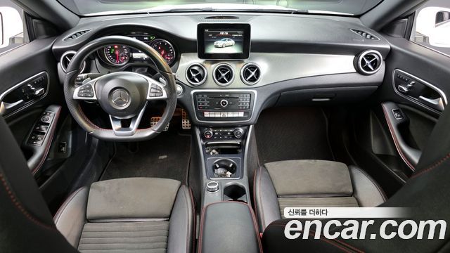 Mercedes-Benz CLA-Class CLA220 AMG Line