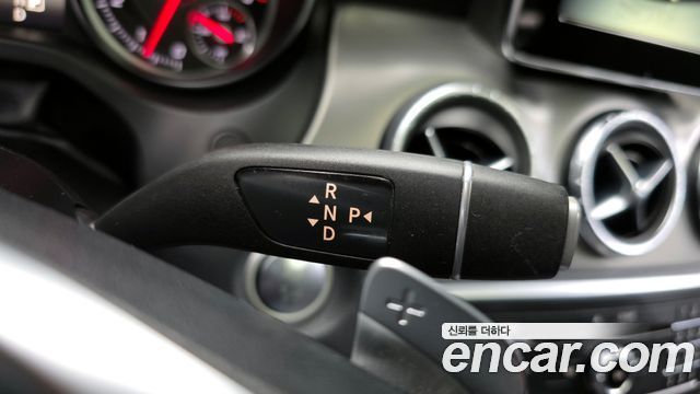 Mercedes-Benz CLA-Class CLA220 AMG Line