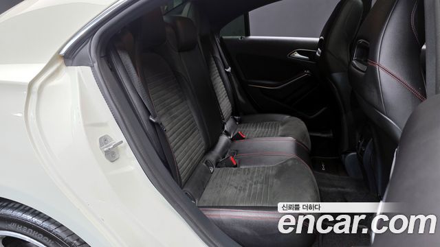 Mercedes-Benz CLA-Class CLA220 AMG Line