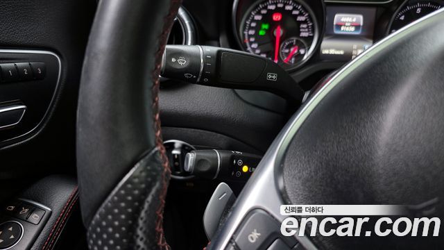 Mercedes-Benz CLA-Class CLA220 AMG Line