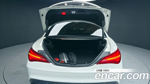 Mercedes-Benz CLA-Class CLA220 AMG Line