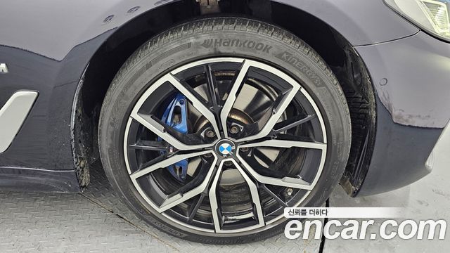 BMW 5-Series 530e M Sport