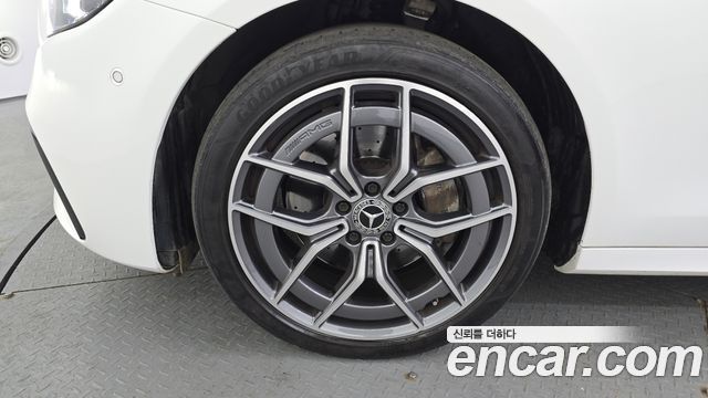 Mercedes-Benz E-Class E220d 4MATIC AMG Line