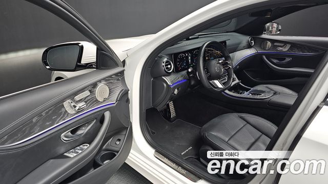 Mercedes-Benz E-Class E350 4MATIC AMG Line