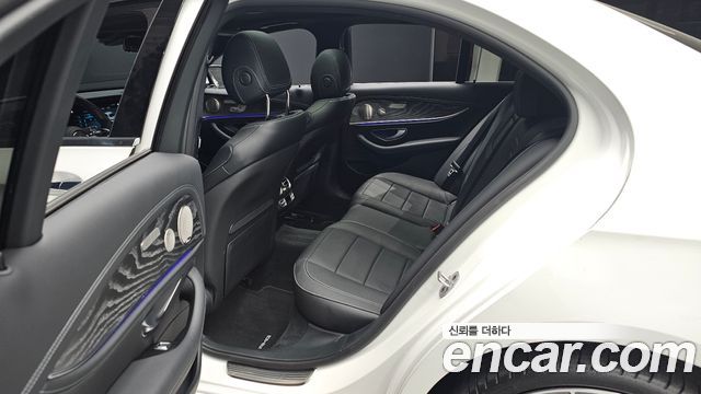 Mercedes-Benz E-Class E350 4MATIC AMG Line