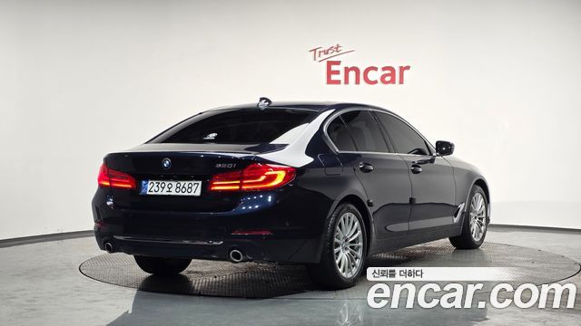 BMW 5-Series 520i Luxury