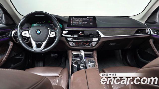 BMW 5-Series 520i Luxury