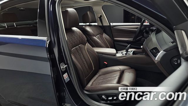 BMW 5-Series 520i Luxury