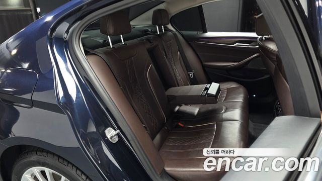 BMW 5-Series 520i Luxury