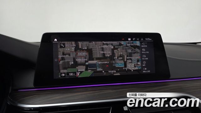 BMW 5-Series 520i Luxury