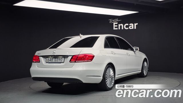 Mercedes-Benz E-Class E300 Elegance