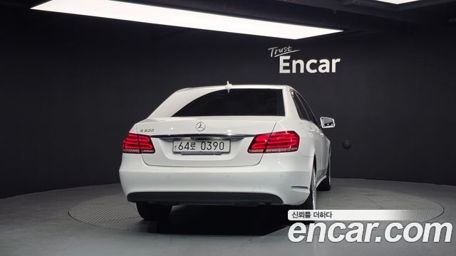 Mercedes-Benz E-Class E300 Elegance