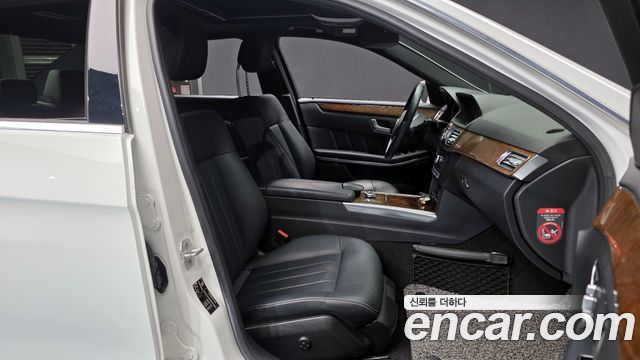 Mercedes-Benz E-Class E300 Elegance